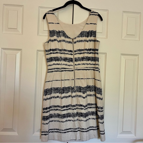 Banana Republic Navy/Cream Sleeveless Dress Size 6 - Picture 2 of 6